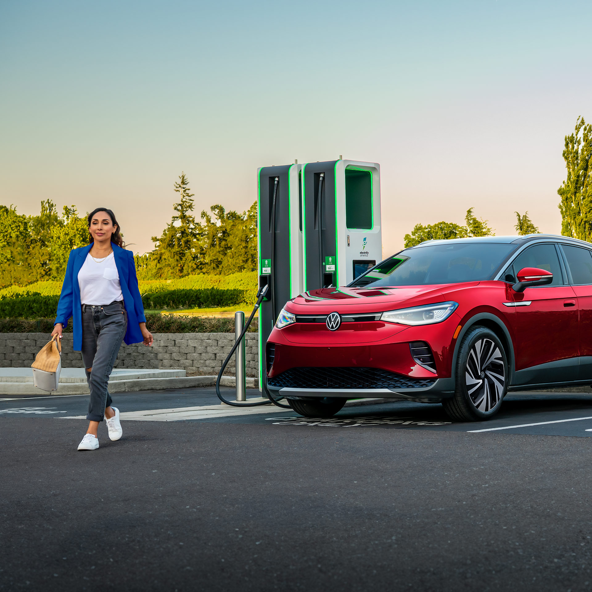 Meet the 2025 VW ID.4 Electric SUV | Volkswagen